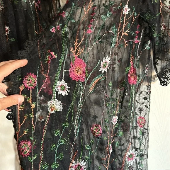 Chloe Cover - Picture 2 of 4